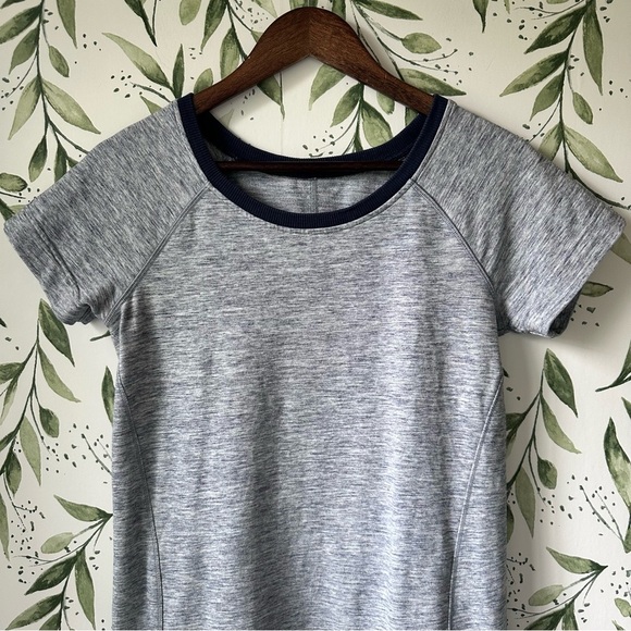 Lululemon Cut Above T Shirt Dress. Blue Heather. Size 4. Minor flaw. - Picture 2 of 10